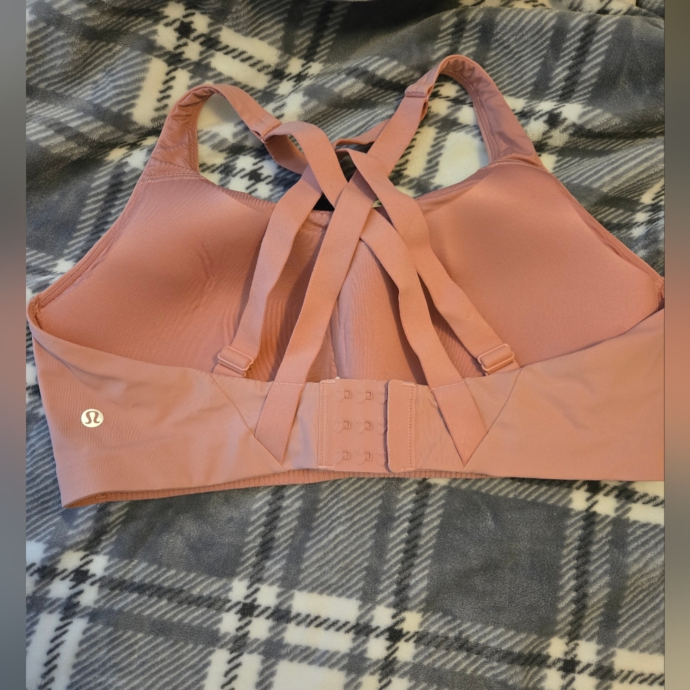 New Lululemon energy sports bra high impact Women's pink salmon 38D